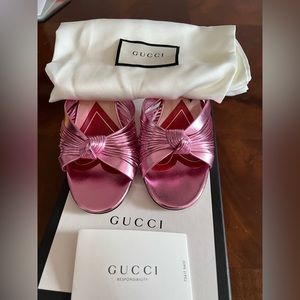 Gucci Crawford Pink Metallic Knotted Leather Pump Size 37